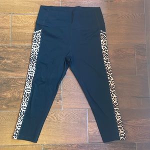 Zyia brilliant leopard pocket Capri 12